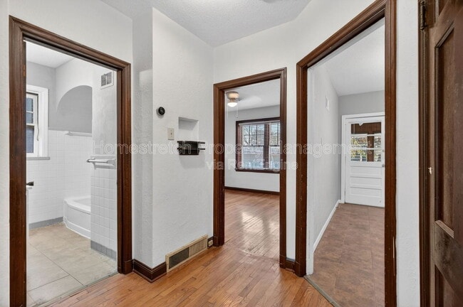 Building Photo - 3155 Hampton Ave