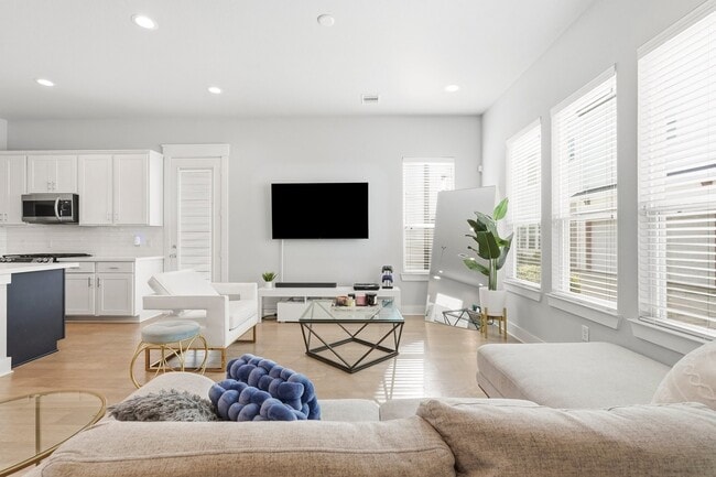 Building Photo - 3113 Paul Quinn St