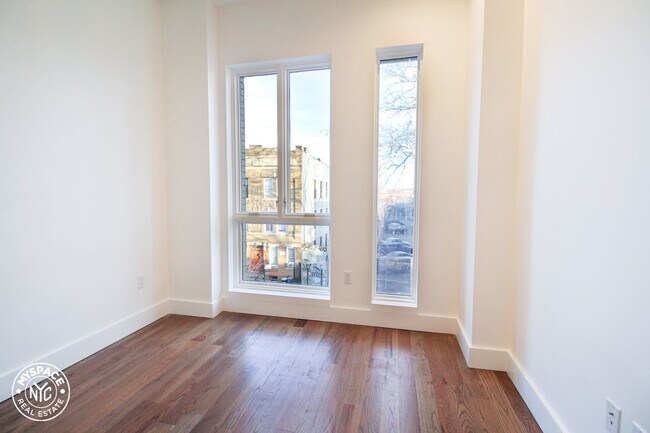 Building Photo - 406 Cornelia St