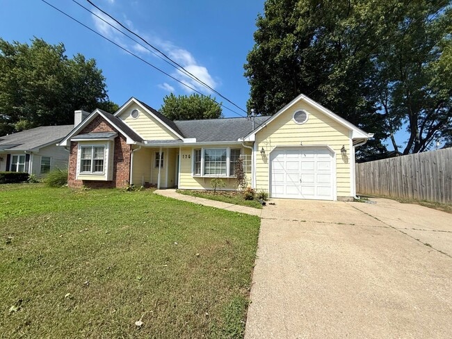 Building Photo - **** HALF OFF 1ST MONTH OF RENT IF YOU PAY...