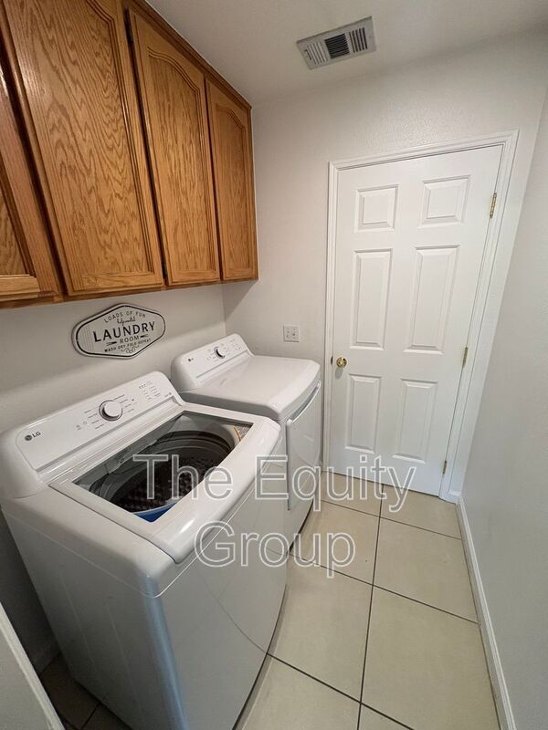 Building Photo - 3908 S Dans St