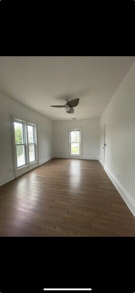 Building Photo - 424 N 4th St