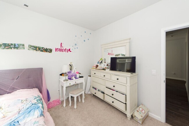 Building Photo - 3 Bedroom 2 Bath Home in Cane Bay Plantation - Summerville