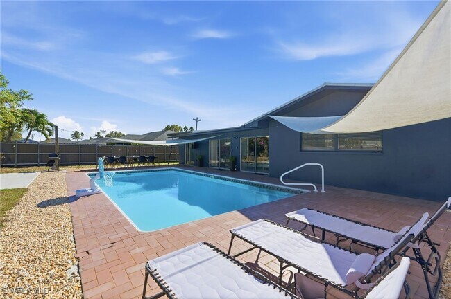 Building Photo - 4044 Country Club Blvd