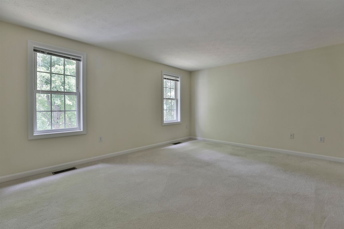 Building Photo - 4 Myopia Ln