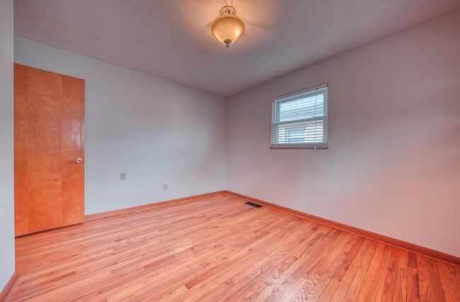 Building Photo - 3088 Ontario St