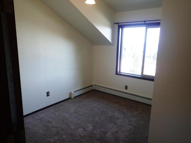 Building Photo - 53580 Marlea Ave