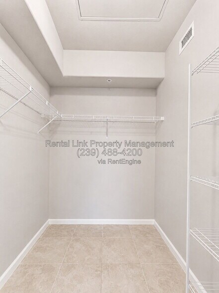 Building Photo - 13100 Bella Casa Cir