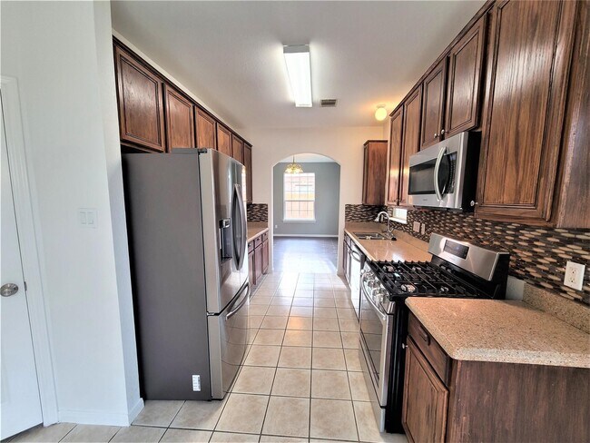 Building Photo - 10026 Gil Jr Ln