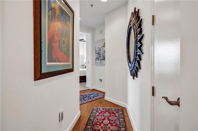 Building Photo - 711 Cosmopolitan Dr NE