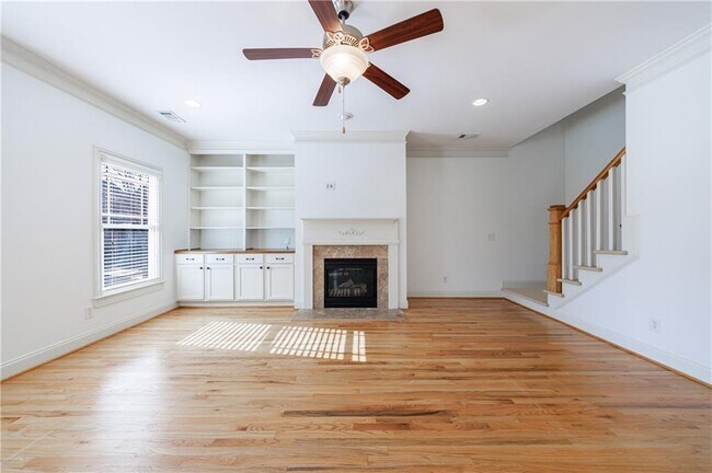 Building Photo - 970 Samples Ln NW