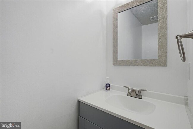 Building Photo - 508 Palmspring Dr