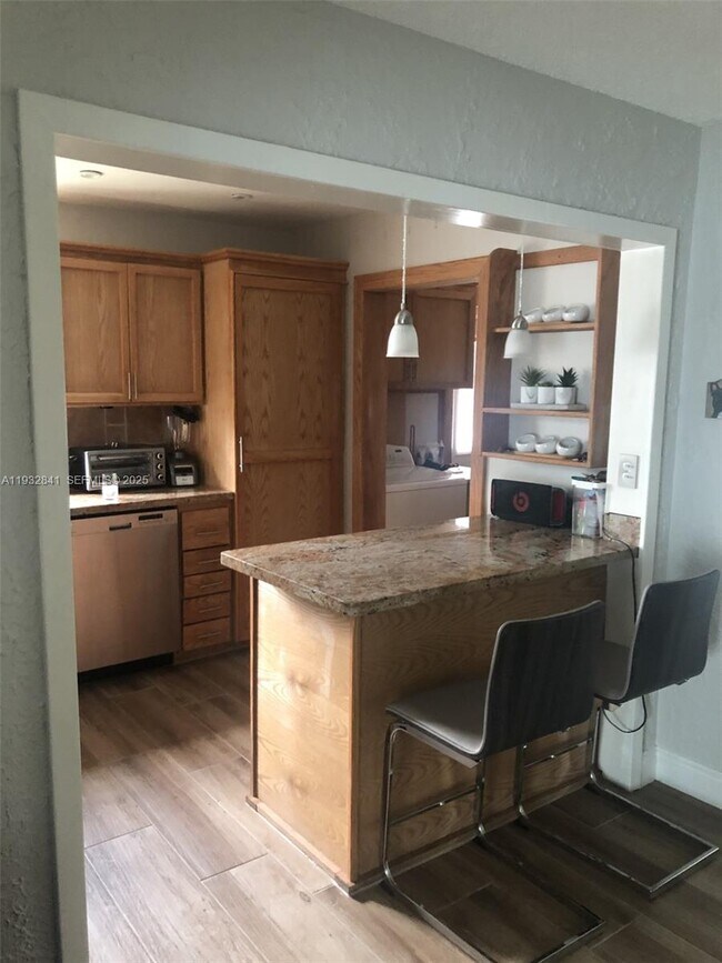 Building Photo - 15660 SW 100th Ave