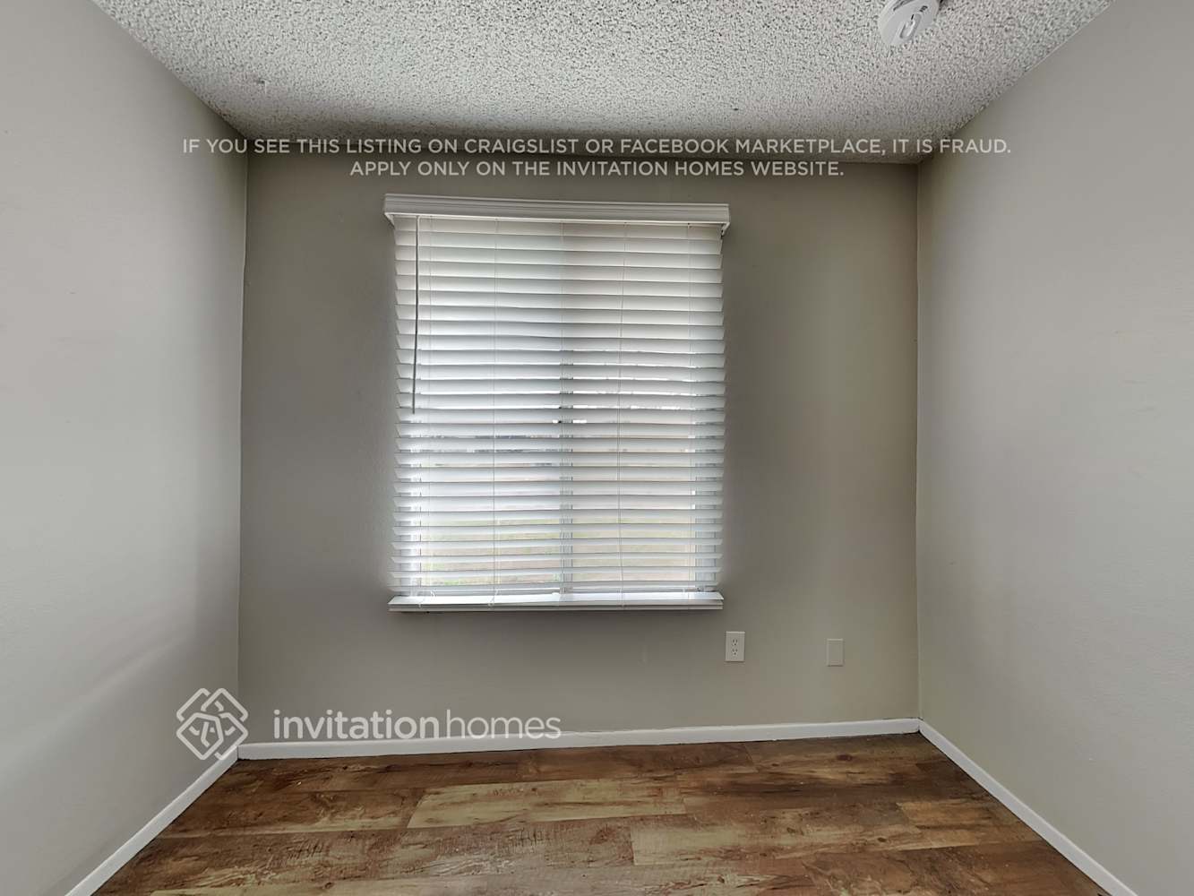 Building Photo - 4029 E Alta Vista Rd