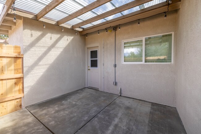Building Photo - 3925 Verdugo Ln