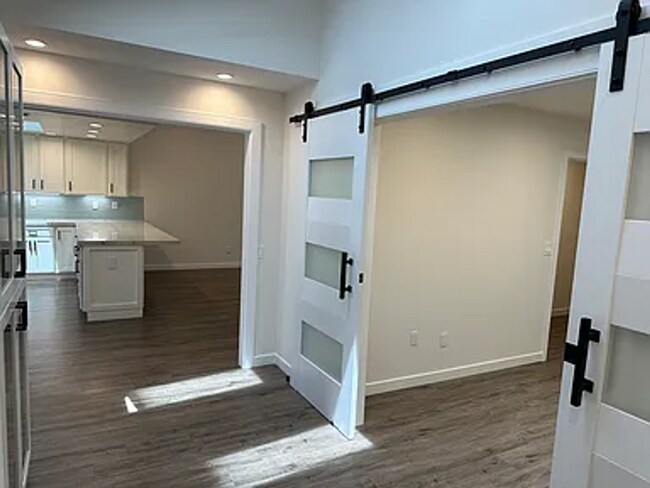 Building Photo - Almaden - Exectuve style 3 bedroom 2 bath ...