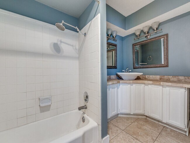 Building Photo - Inwood and Lemmon area, 1 Bedroom, 1 Bath ...