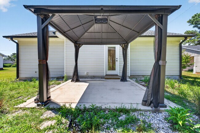 Building Photo - 221 E Moon Cir