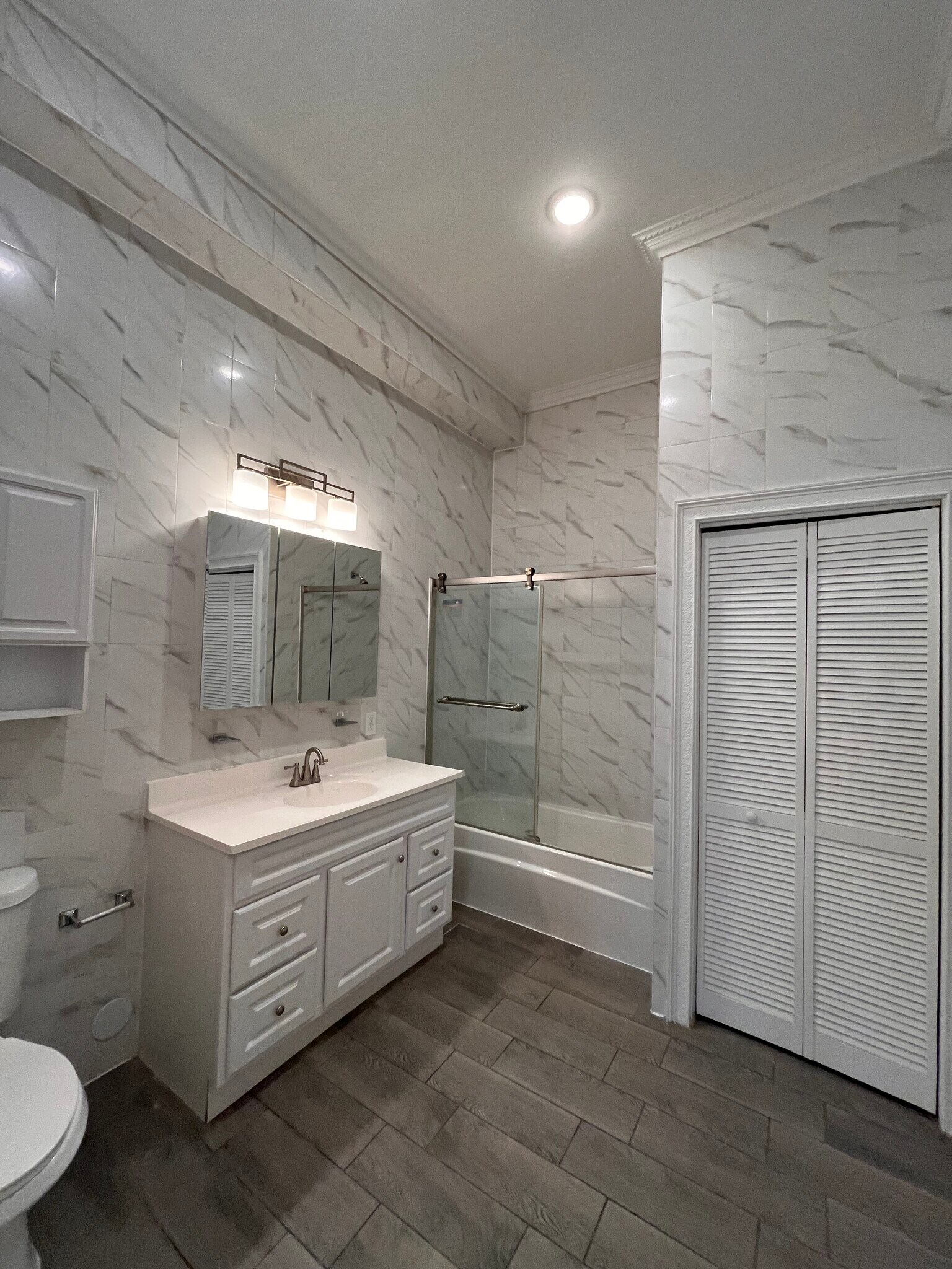 Building Photo - 373 Danforth Ave