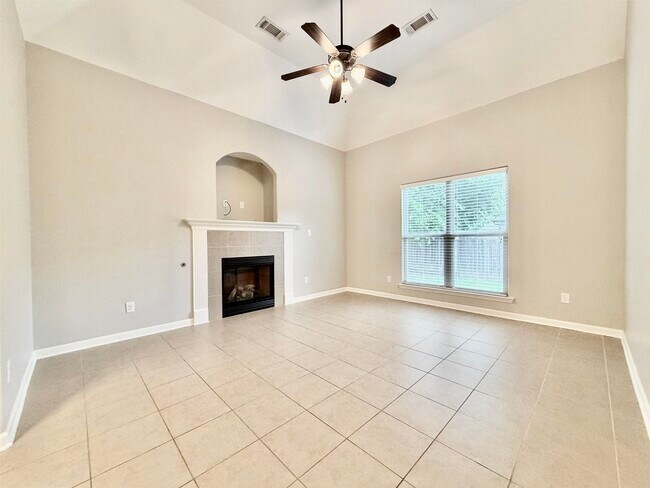 Building Photo - 134 Tanner Ln