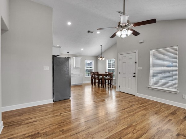 Building Photo - 1105 Panama St