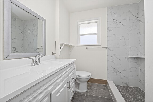 Building Photo - 7950 Longridge Dr