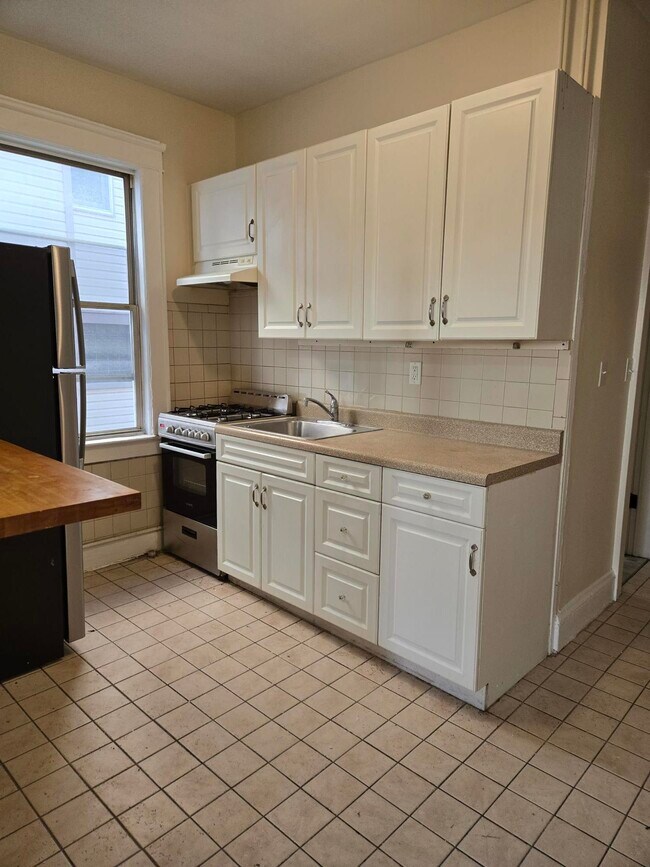 Building Photo - 436 Anderson Ave