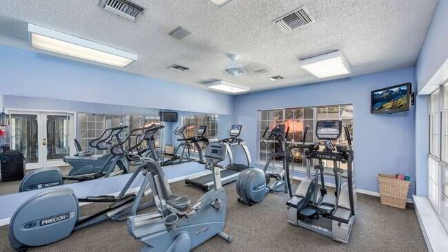 Building Photo - 8745 Palm Breeze Rd