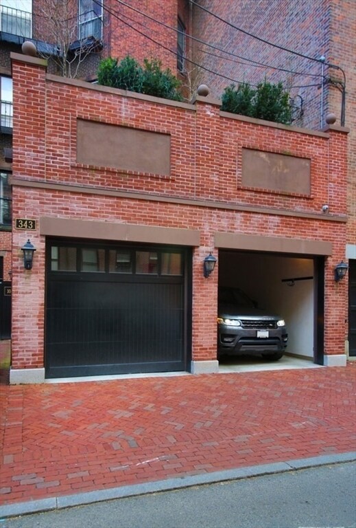 Building Photo - 343 Commonwealth Ave