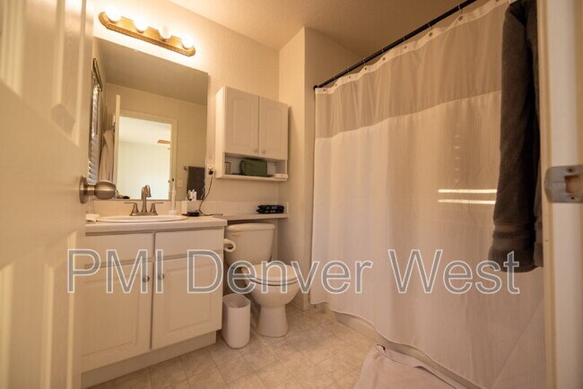 Building Photo - 9369 Longs Peak Dr