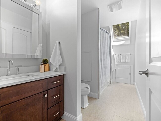 Building Photo - 93 W Goulding St