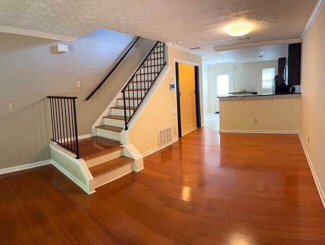 Building Photo - 2 Bed/2 Bath Townhouse in Norcross for Lease