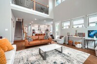 Building Photo - 2446 Bainbridge Dr