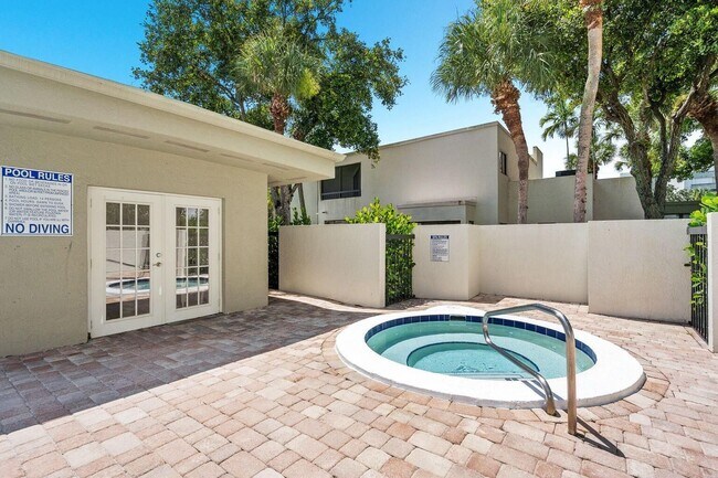Building Photo - 6444 La Costa Dr