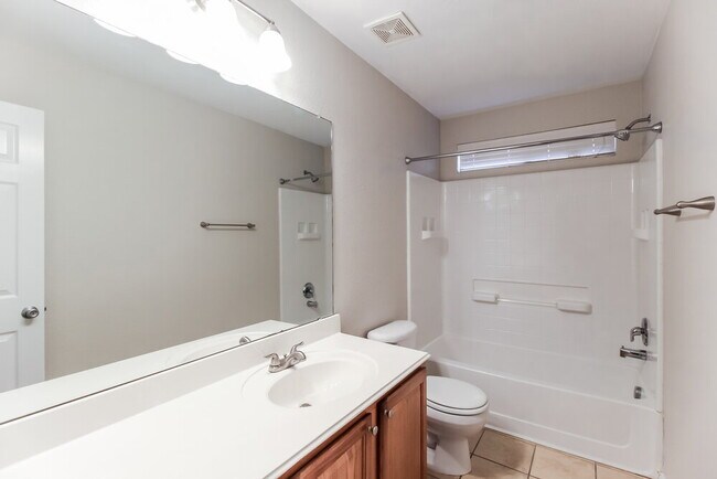 Building Photo - 129 Arbordale Way