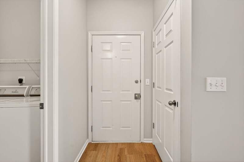 Building Photo - 1340 SE Florence Dr