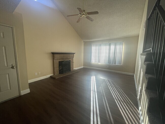 Building Photo - 160 Vail Ct