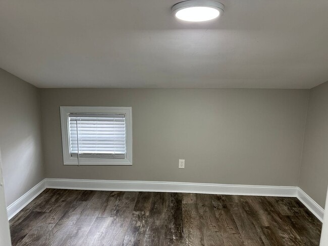 Building Photo - 3 Bedroom Townhome Near Little Italy