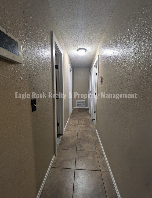 Building Photo - Tulsa House for Rent (3beds/2baths)