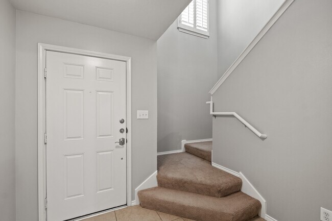 Building Photo - 5314 Schuler St