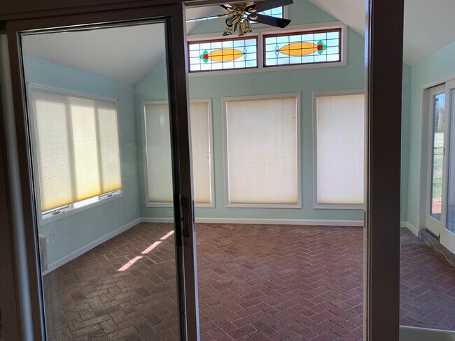 Building Photo - 132 Spyglass Dr