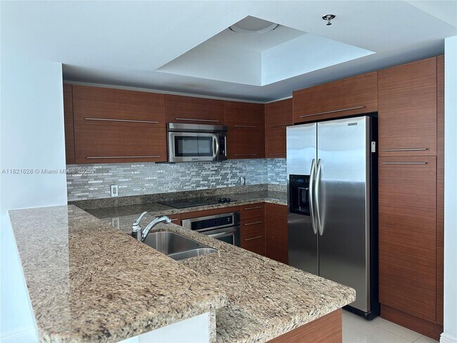 Building Photo - 2641 N Flamingo Rd