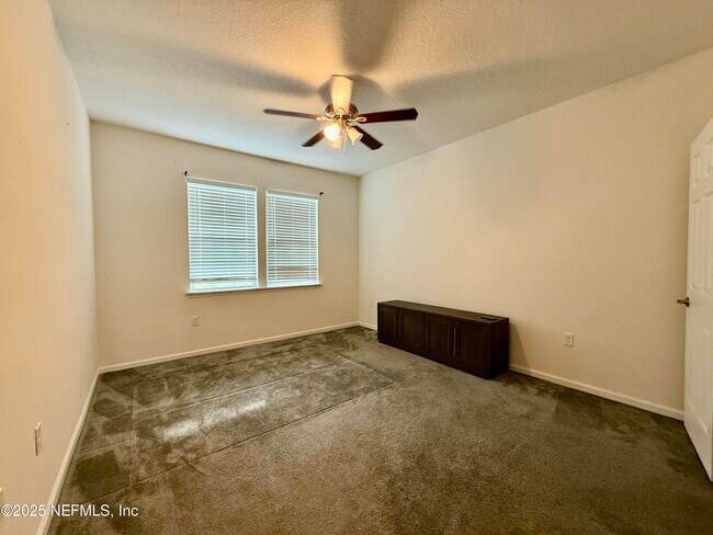 Building Photo - 9605 Price Park Dr