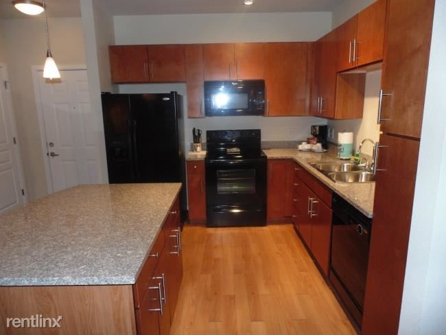 Building Photo - 13581 Via Varra