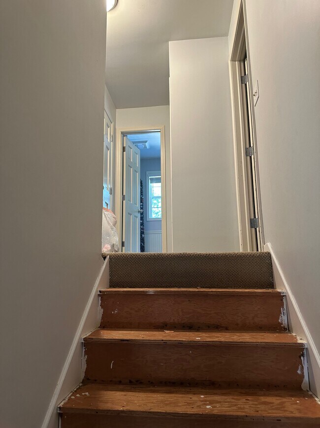 Building Photo - 955 Acorn Dr