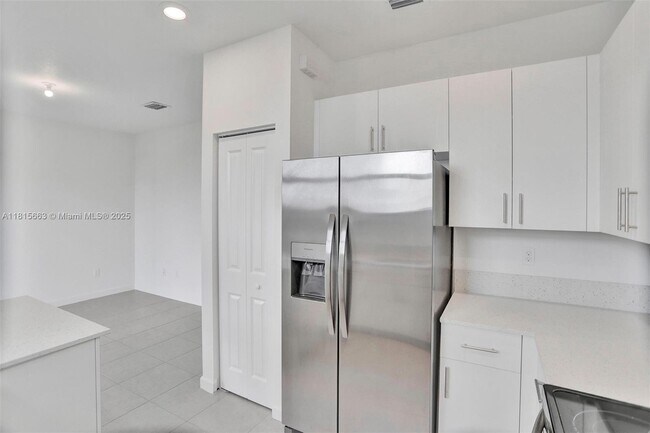 Building Photo - 252 SW 159th Terrace