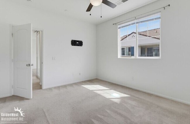 Building Photo - Modern 2Bdm 2Ba Condo in Desirable Chula Vista Community!