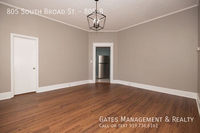 Building Photo - 805 S Broad St