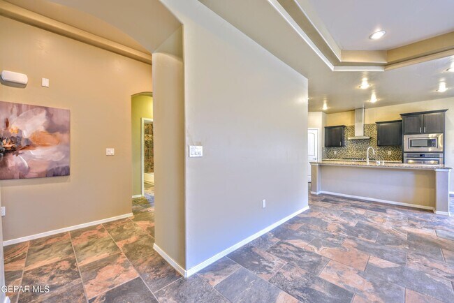 Building Photo - 270 Silver Hill