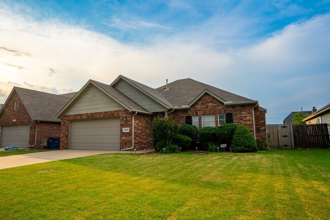 Primary Photo - Beautiful 3 bed / 2 bath in New Tulsa!